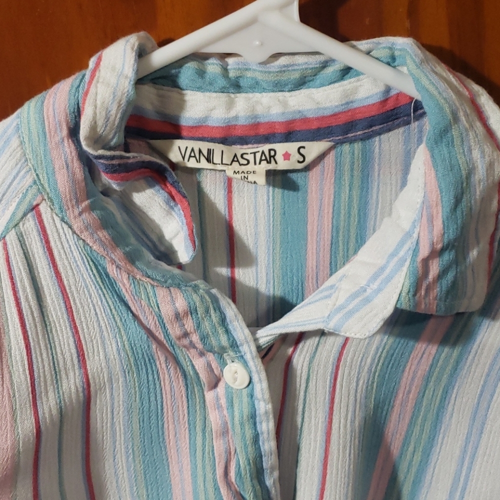 Long sleeve button up shirt - Picture 2 of 3